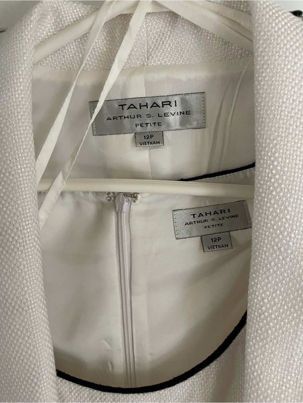 🆕 Tahari ASL White Two-Piece Skirt Suit with Black Trim - new with tags - Picture 3 of 4